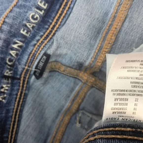 American Eagle Outfitters Light Blue Flare Jeans - Picture 4 of 6